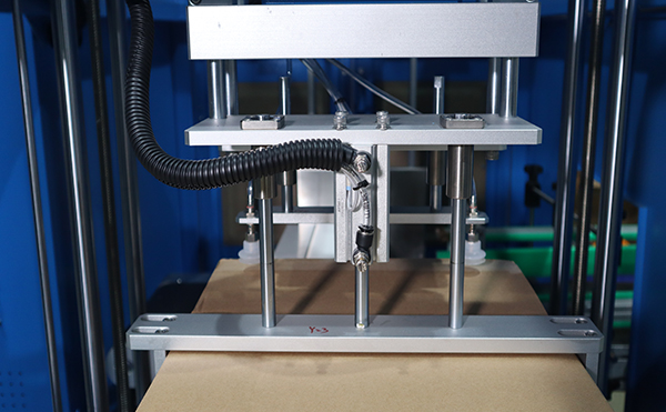 全自動插舌裝盒機(jī),插舌裝盒機(jī),封箱包裝機(jī)生產(chǎn)廠家